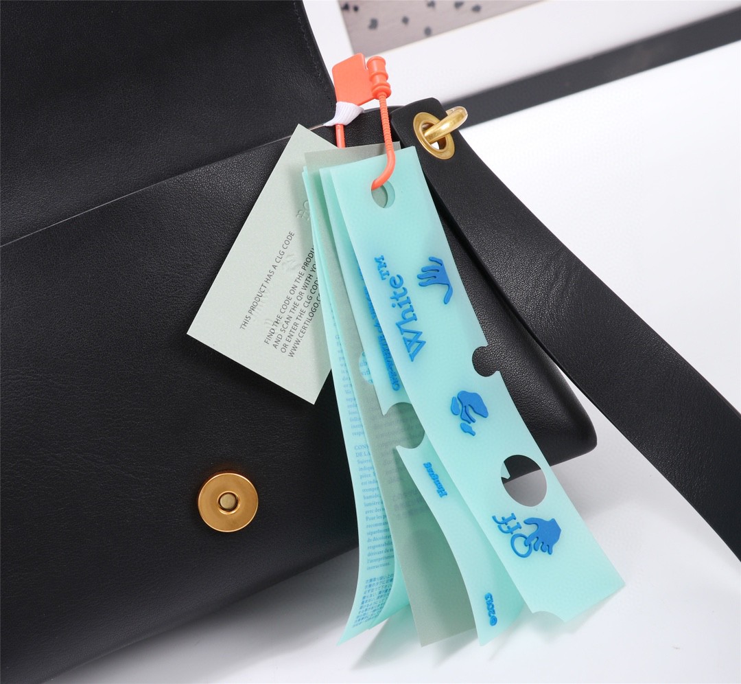 OFF-WHITE オフホワイト 超美品 ショルダーバッグ 2203