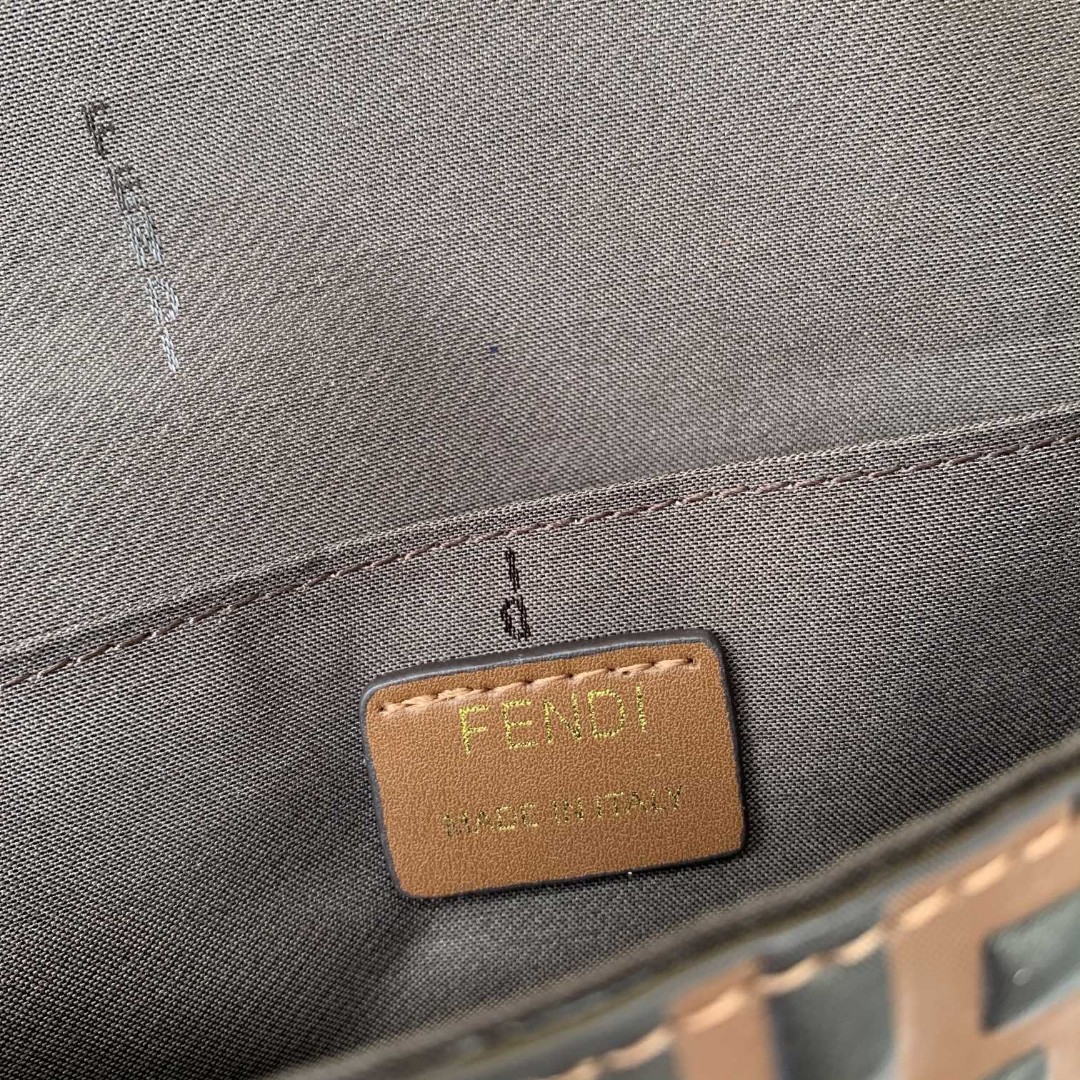 FENDI フェンディ 2022新品 ミニショルダーバッグ