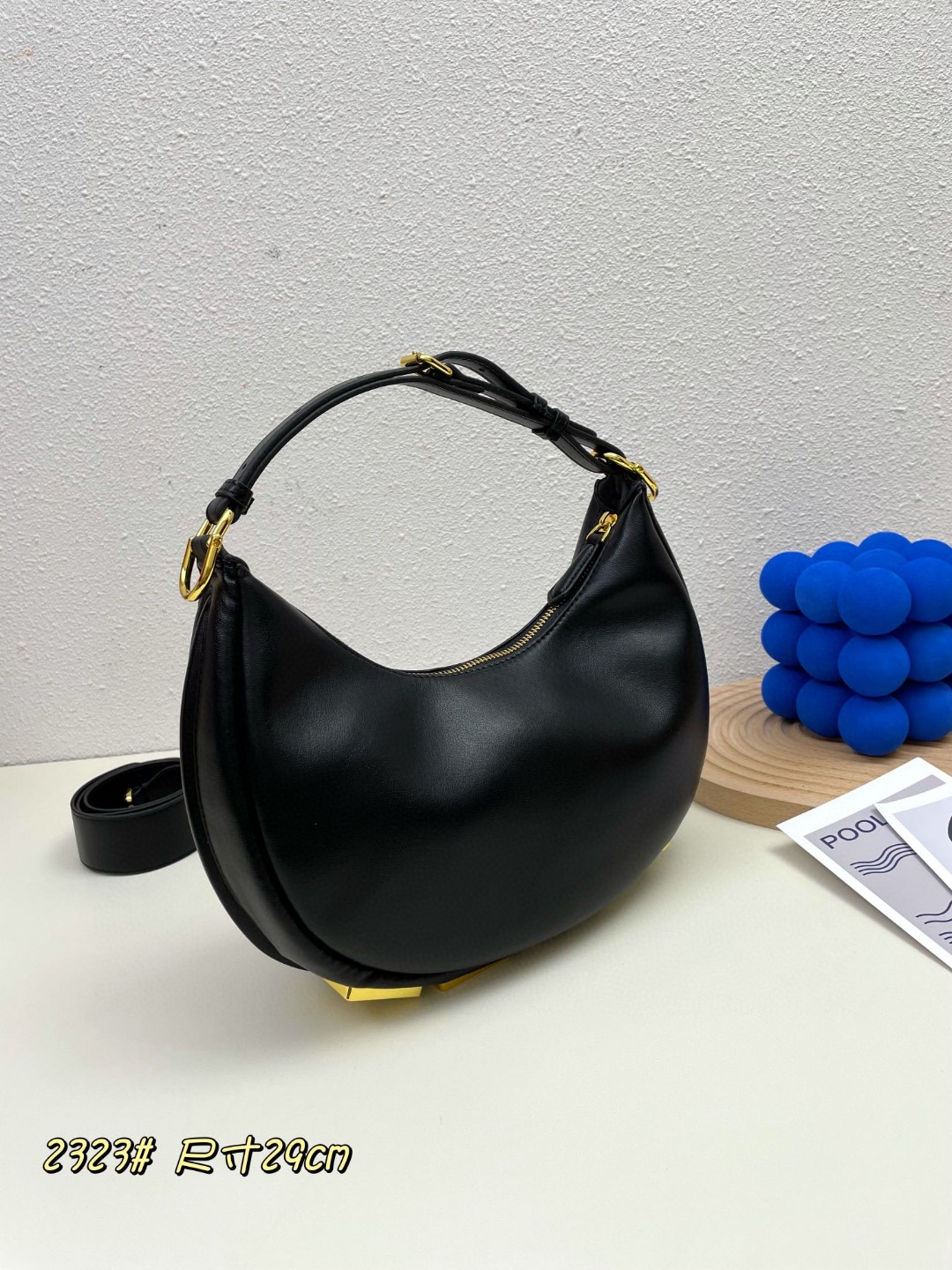 FENDI フェンディ 2022新品 29 ショルダーバッグ 2204
