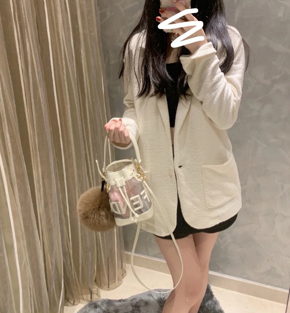 FENDI フェンディ 新作通販 ショルダーバッグ