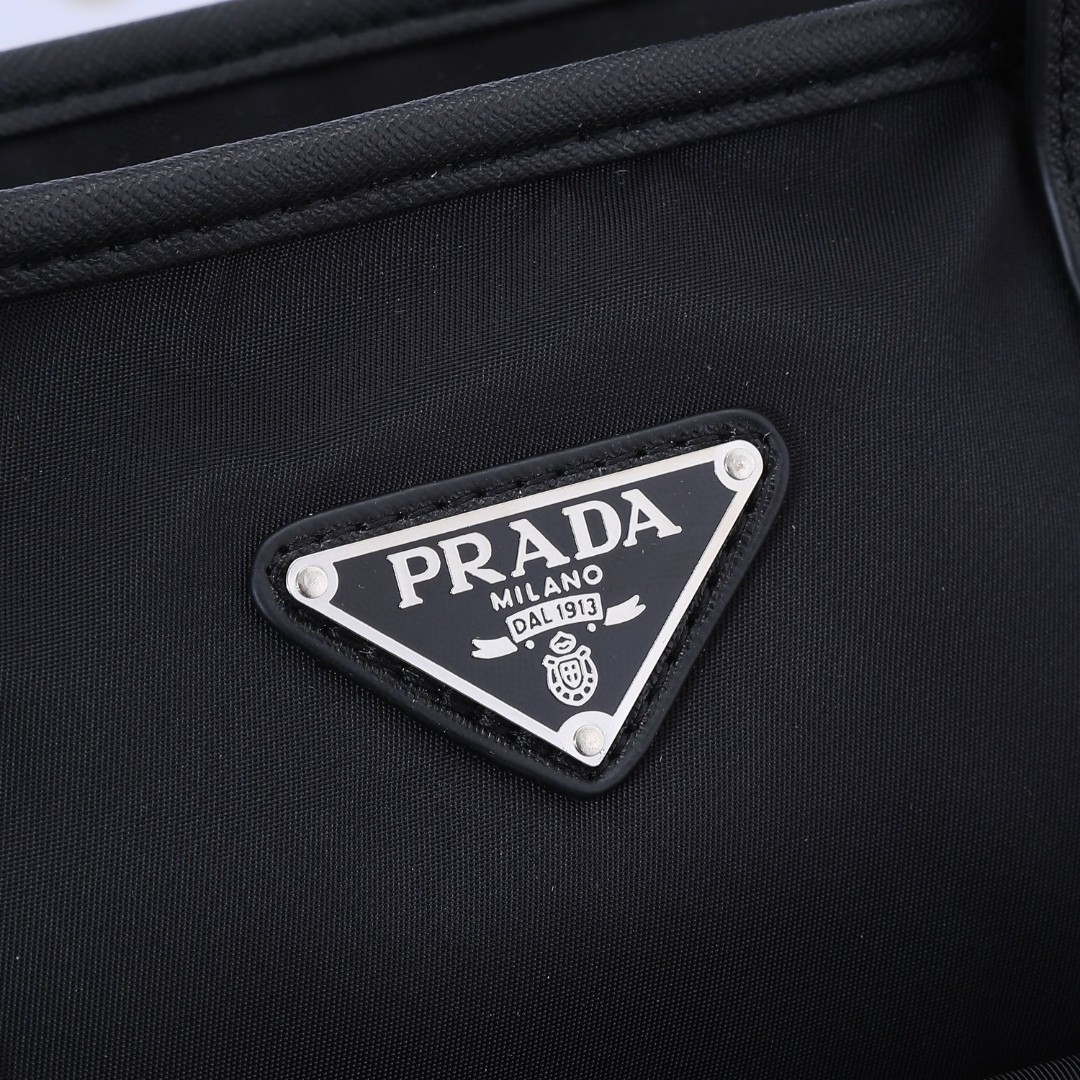 新作通販 PRADA プラダ 2WAY クラッチバッグ