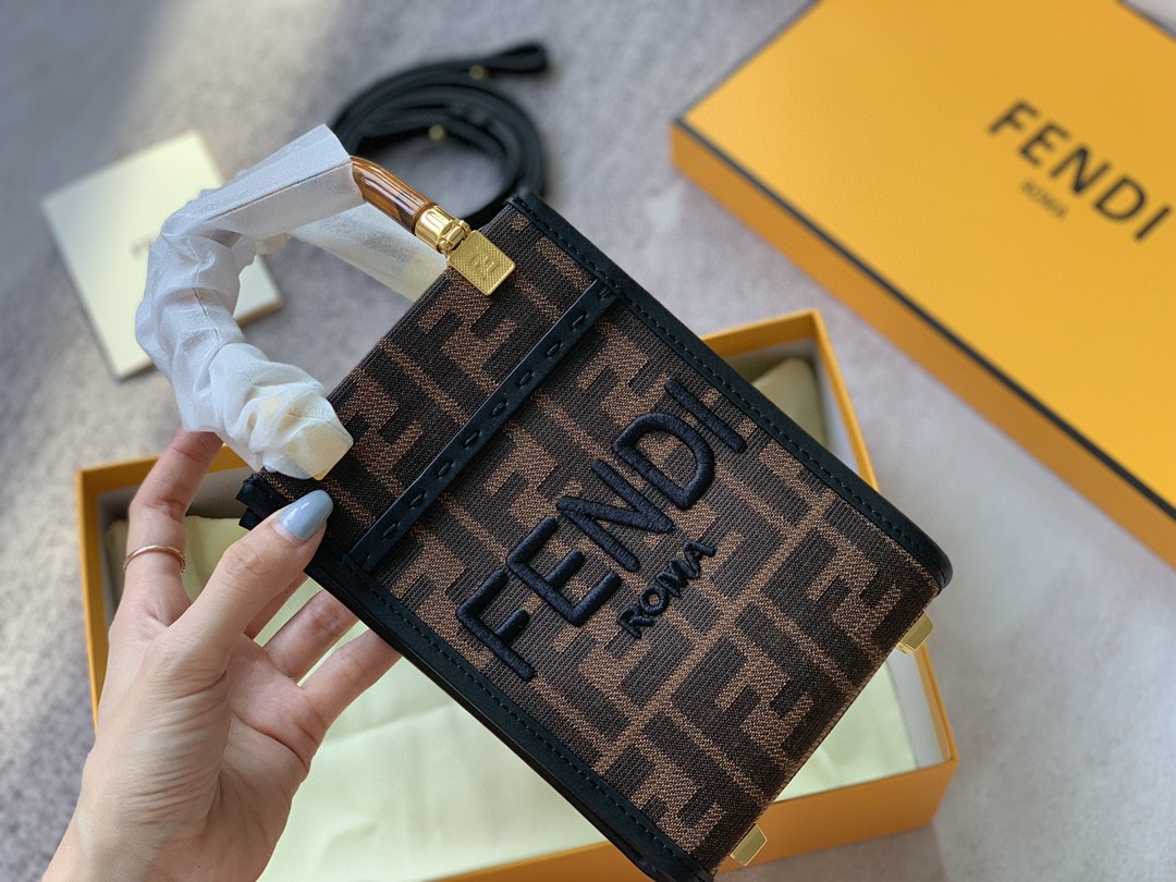 FENDI フェンディ 新作通販 MINI ショルダーバッグ