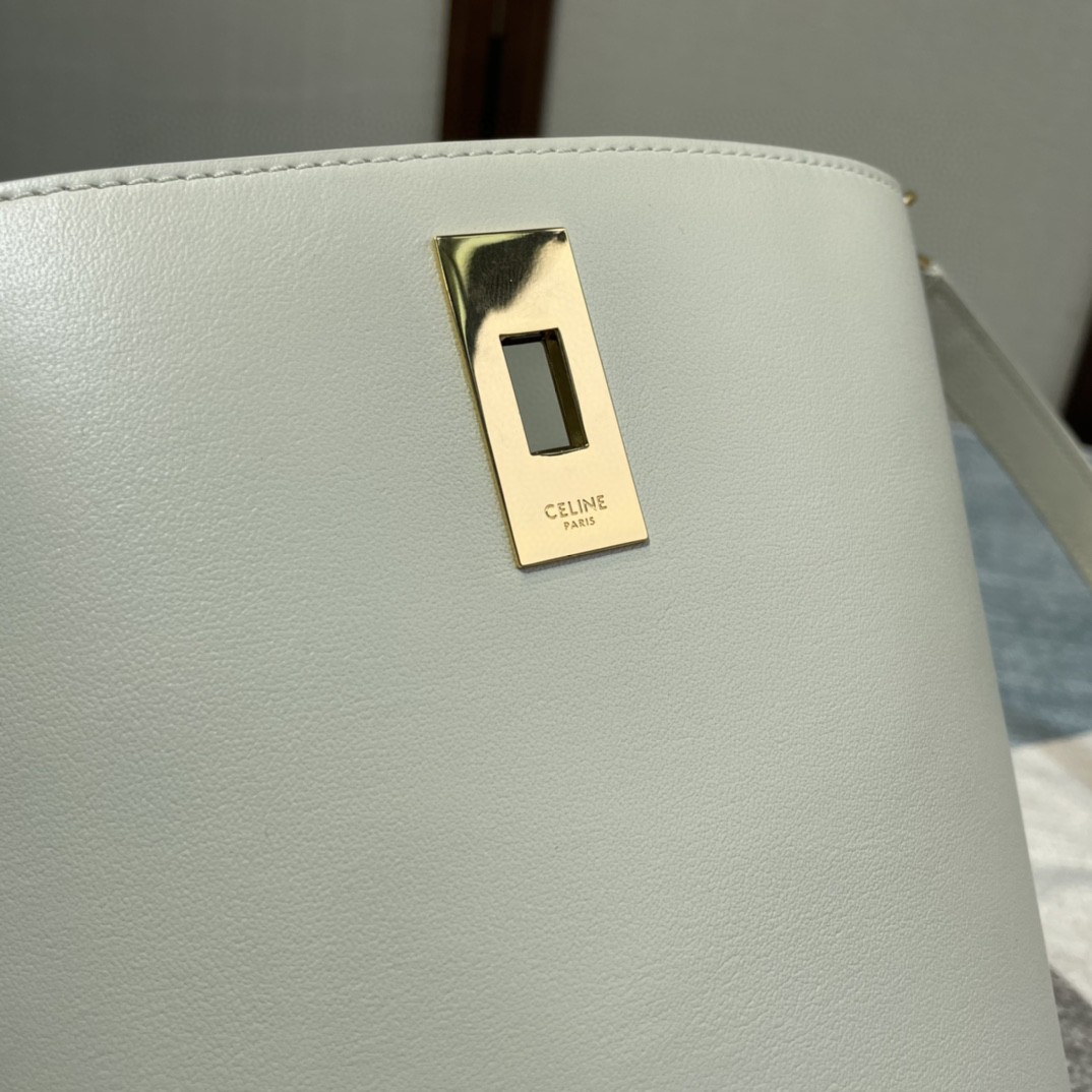 セリーヌ CELINE 超美品 ミニショルダーバッグ 2203C