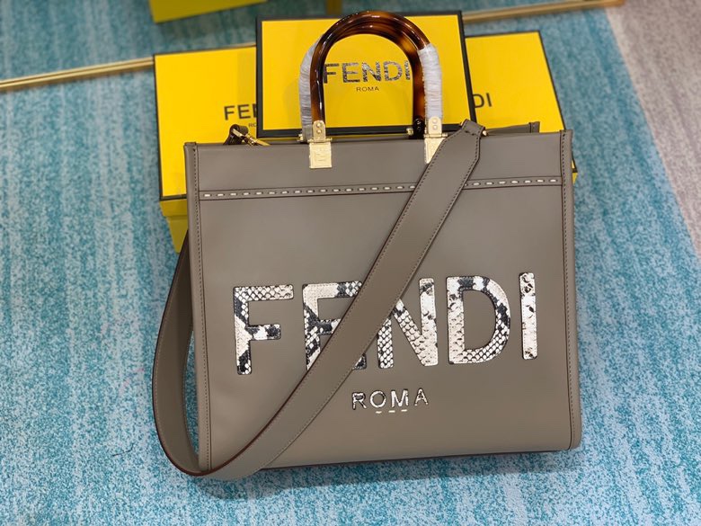FENDI フェンディ 超美品 36 2WAY ハンドバッグ 2203