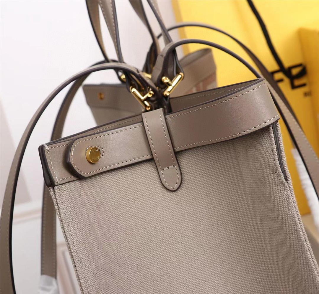 FENDI フェンディ 完美品質 41 X-Tote ハンドバッグ 2204