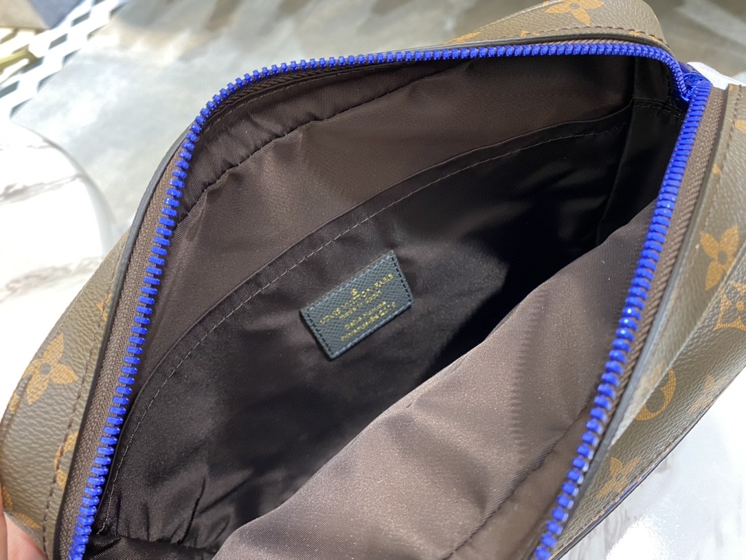 LOUIS VUITTON ルイヴィトン 新品 25 メッセンジャーバッグ