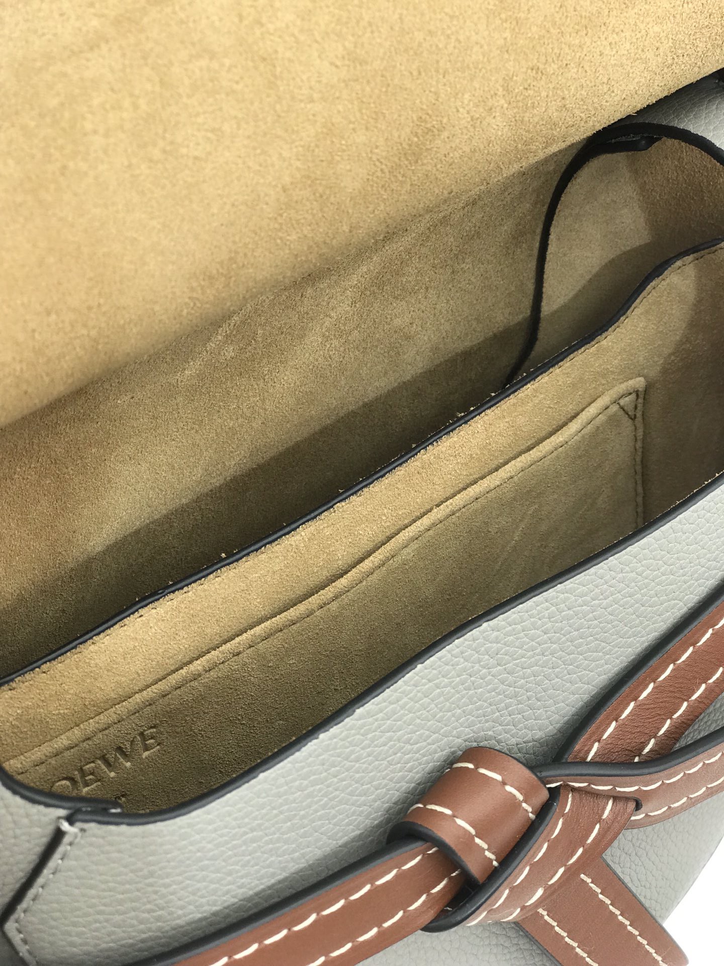 LOEWE ロエベ 超美品 20 ショルダーバッグ 2203