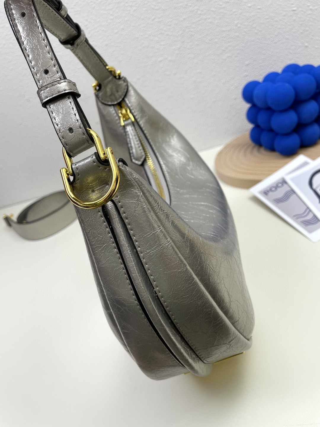 FENDI フェンディ 2022新品 29 ショルダーバッグ 2204