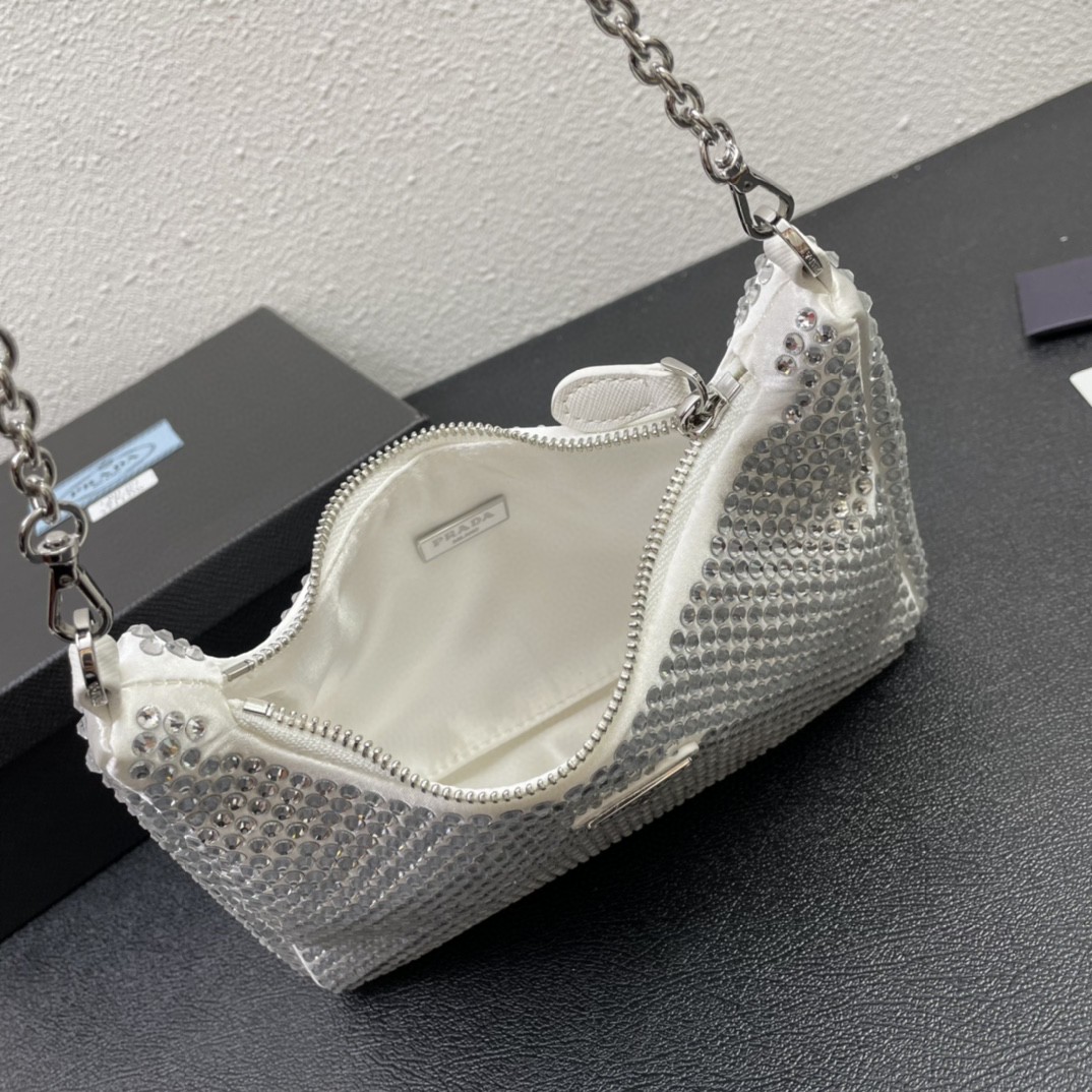 新作通販 PRADA プラダ 22 ショルダーバッグ 2203