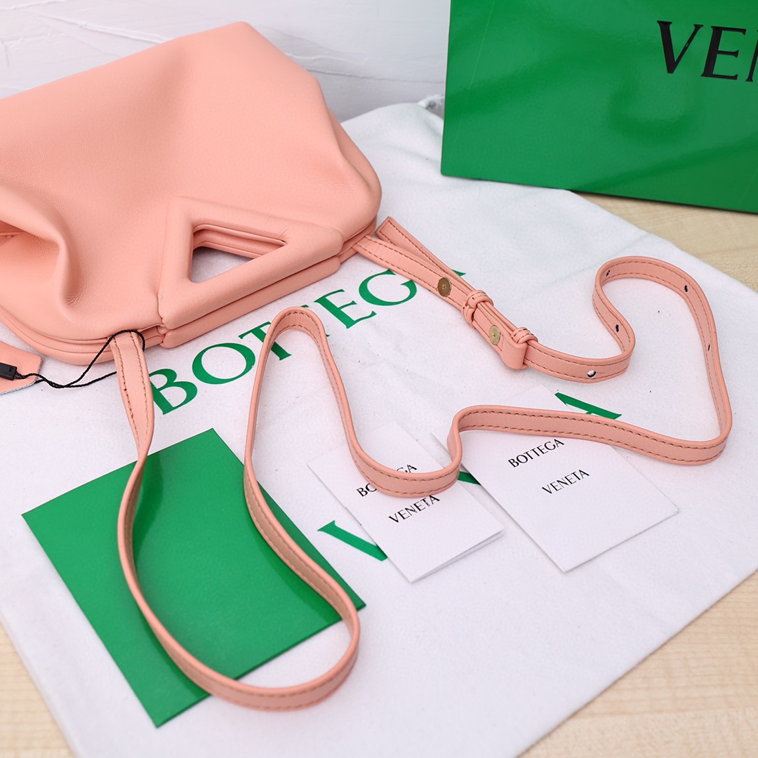 BV ボッテガヴェネタ 新品 20 ショルダーバッグ