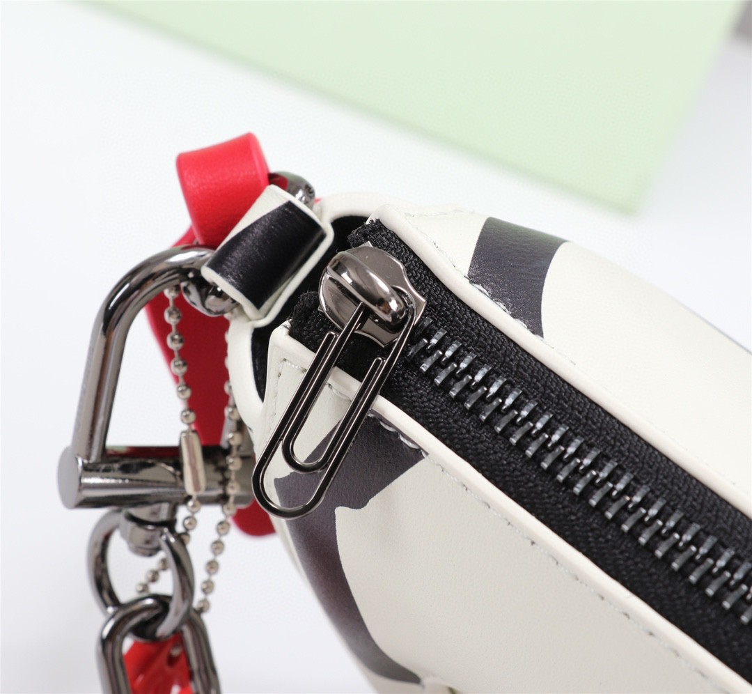 OFF-WHITE オフホワイト 超美品 ワンショルダーハンドバッグ 2203