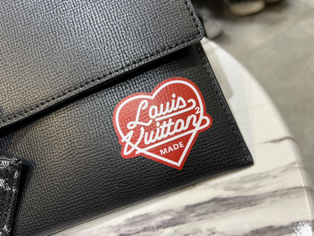LV ルイヴィトン 完美品質 メッセンジャーバッグ