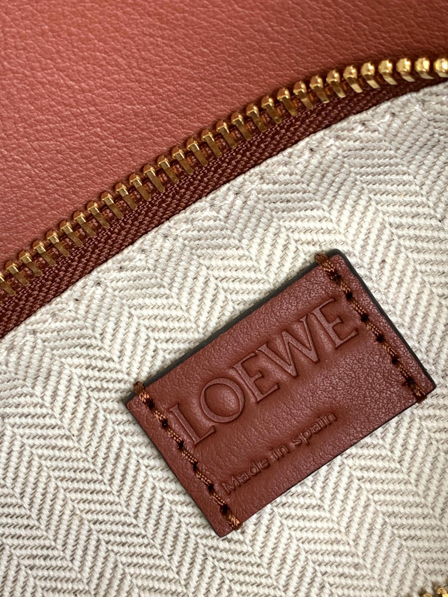 LOEWEロエベ 超美品 24 2WAYショルダーバッグ 2203