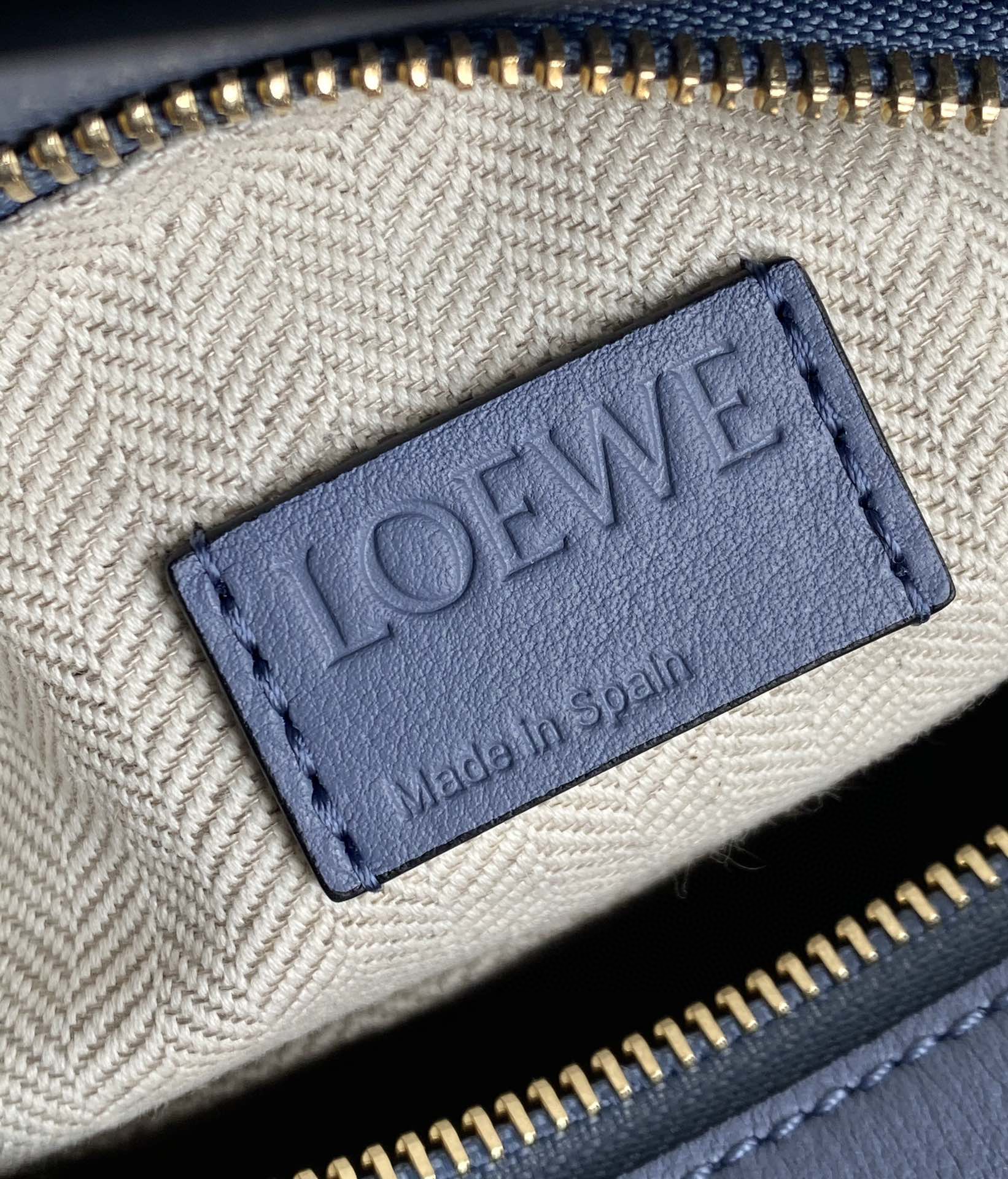 LOEWEロエベ 超美品 24 2WAYショルダーバッグ 2203