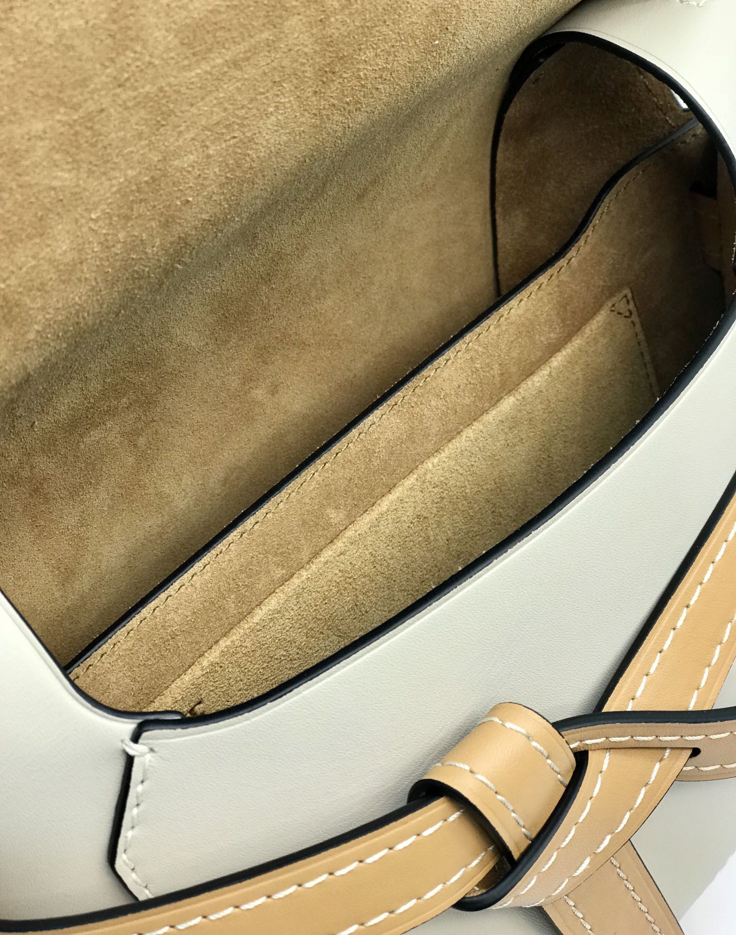 LOEWE ロエベ 超美品 20 ショルダーバッグ 2203