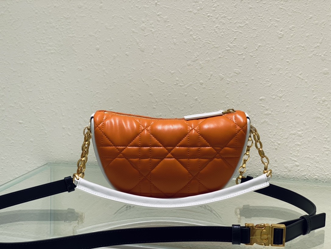 クリスチャンディオール 超美品 24 ショルダーバッグ