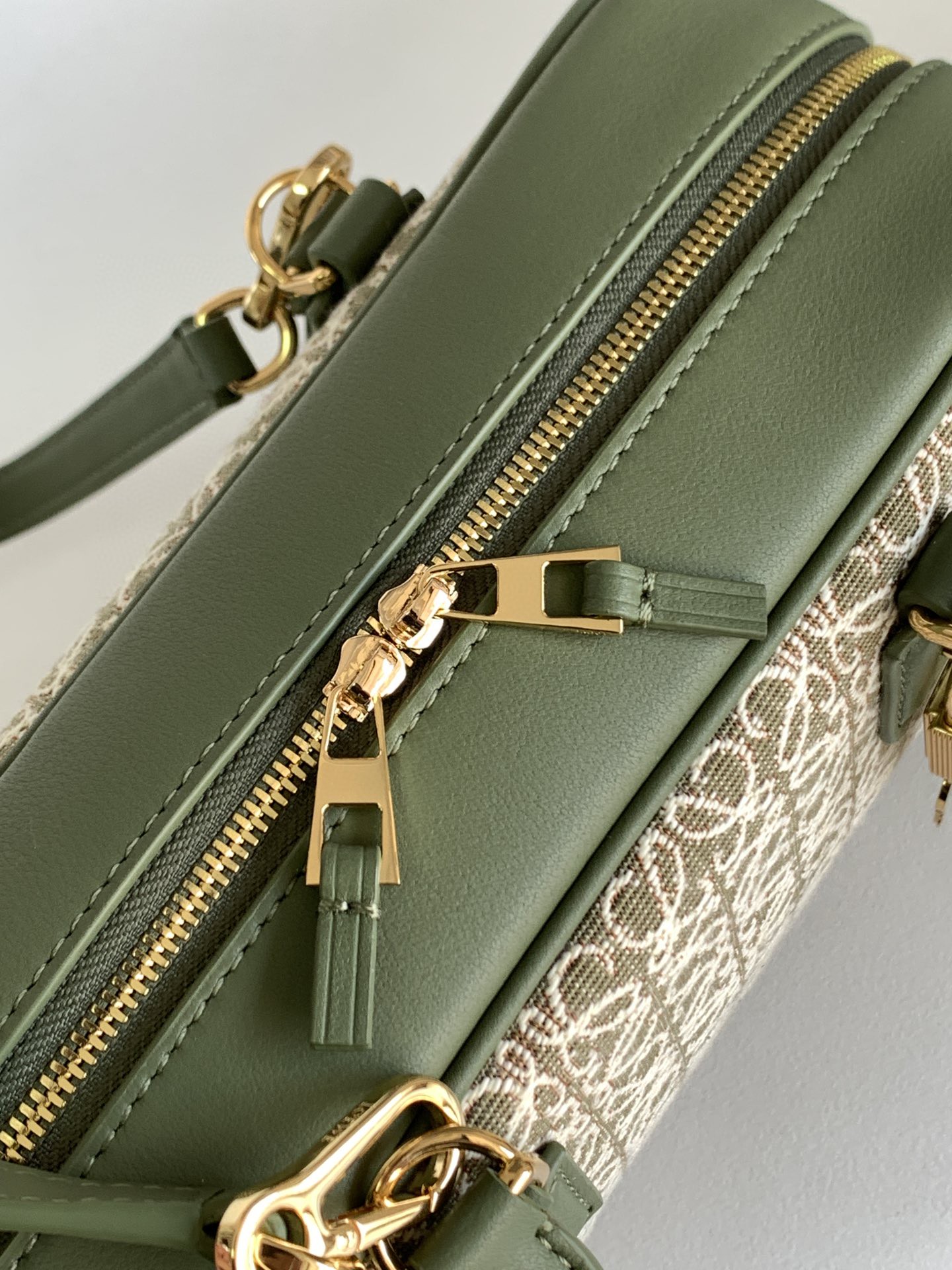 LOEWE ロエベ 超美品 2WAY ショルダーバッグ