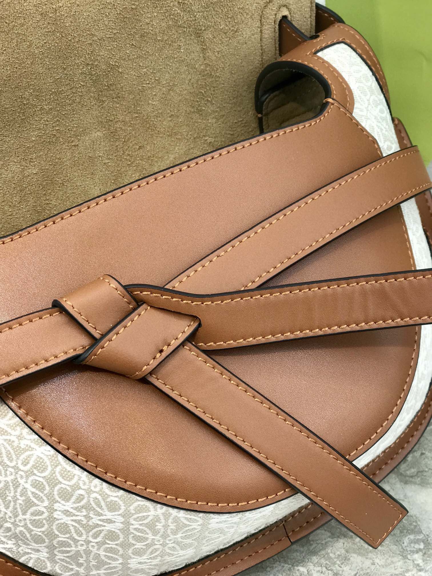 LOEWE ロエベ 超美品 20 ショルダーバッグ