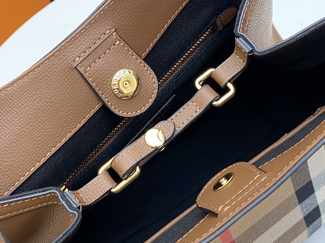 BURBERRY バーバリー 完美品質 クラッチバッグ
