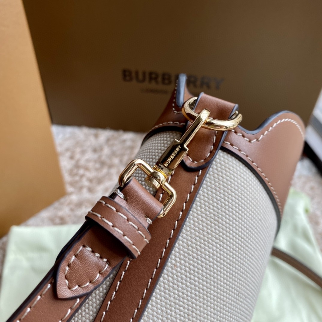 BURBERRY バーバリー 超美品 17 Bucket ショルダーバッグ