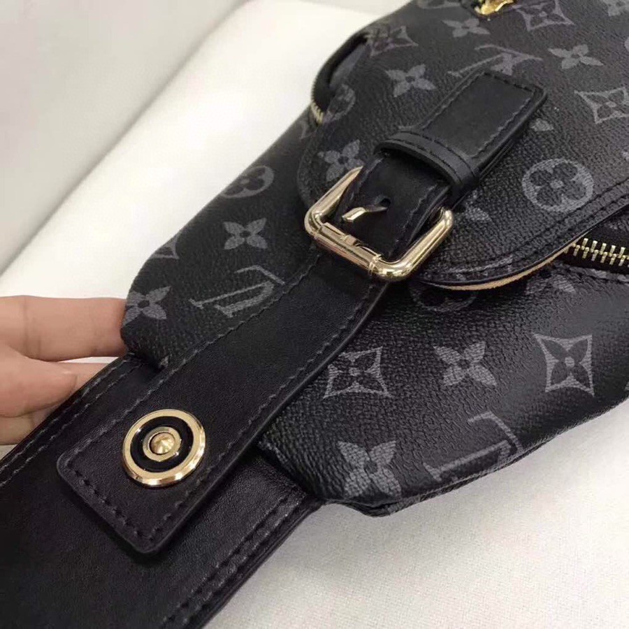 ルイヴィトン 新品 ウェストバッグ チェストパック 2203