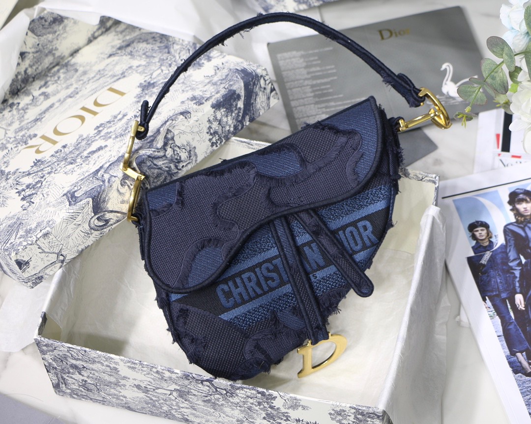 DIOR saddle Oblique 肩掛けかばん(ストラップは別途売り)
