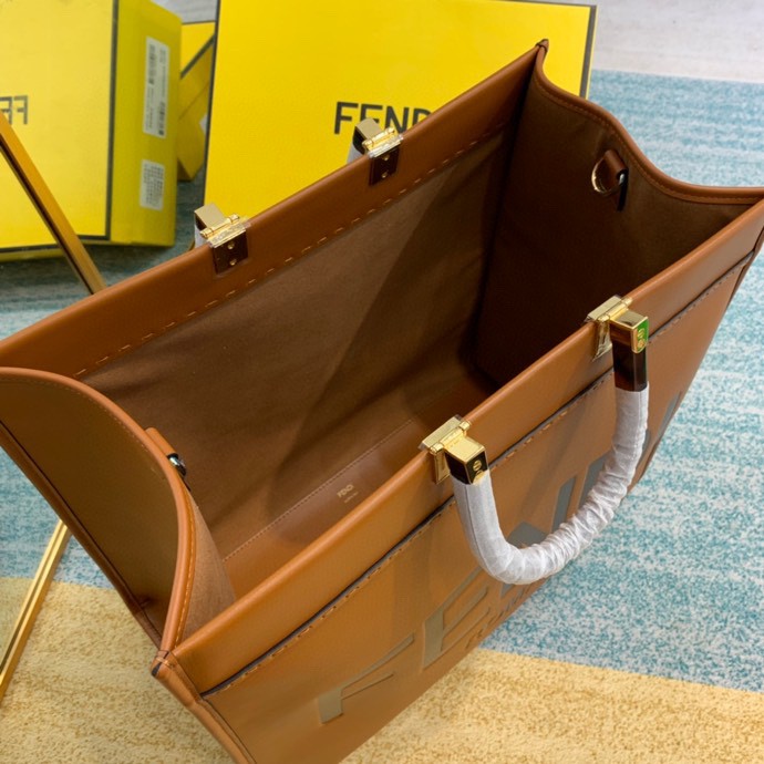 FENDI フェンディ 超美品 40 2WAY ハンドバッグ 2203