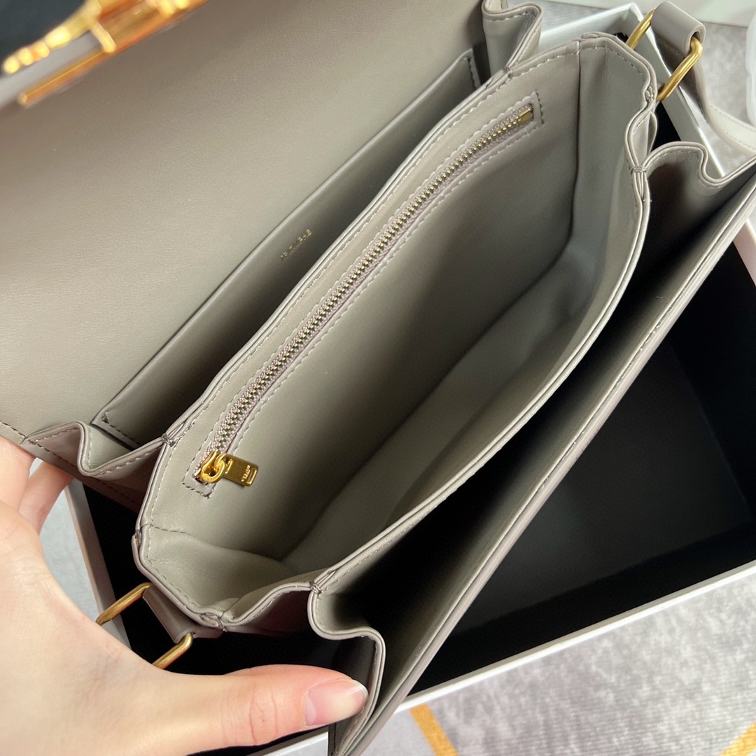 セリーヌ CELINE 2022新品 22.5 ショルダーバッグ