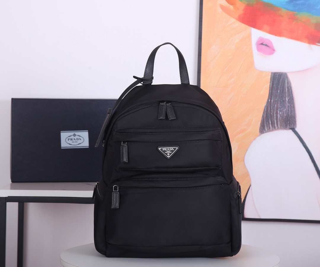 PRADA プラダ 新作ナイロン 後背包 リュック
