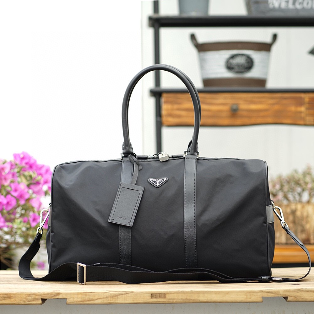 PRADA プラダ 新作ナイロン トラベルバッグ