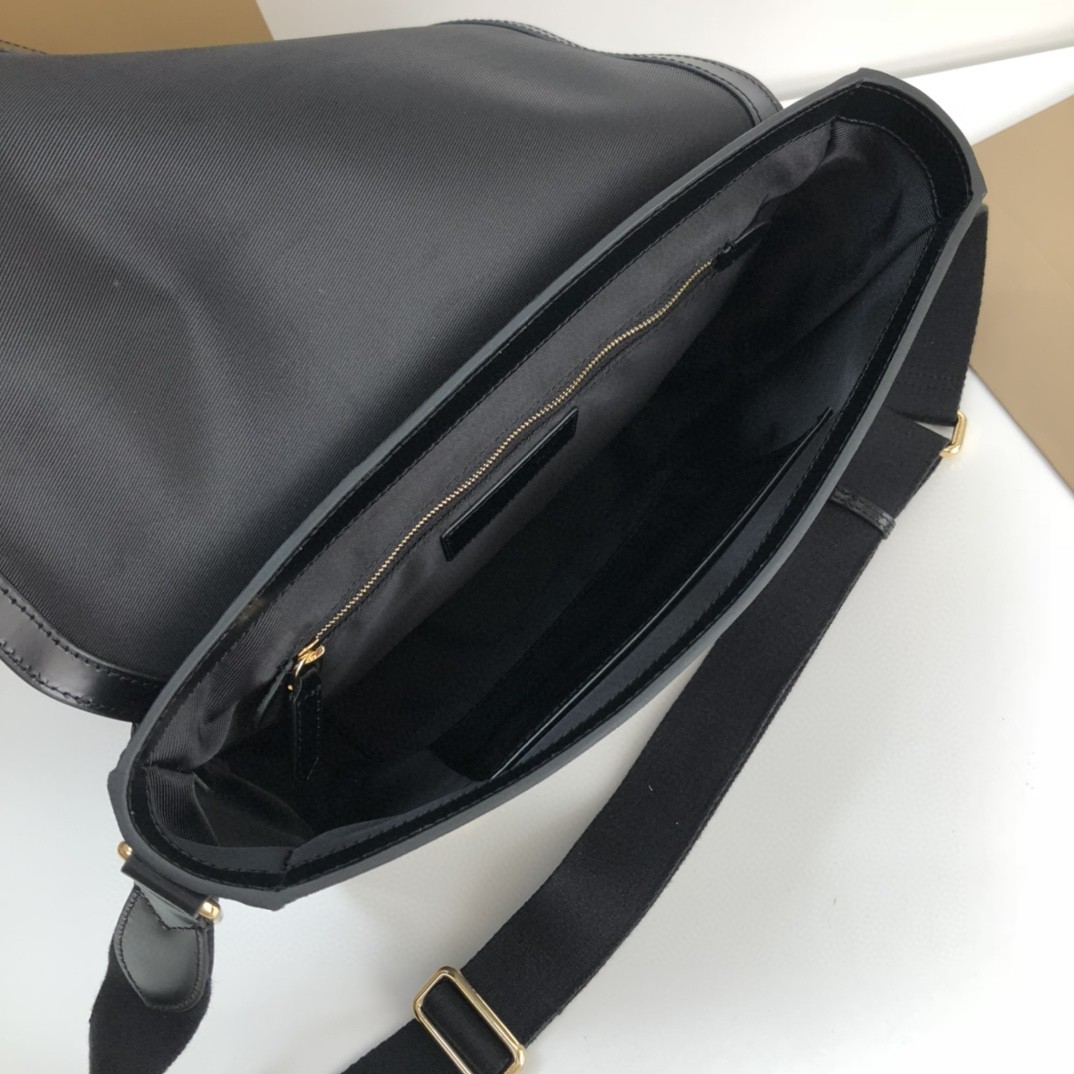 BURBERRY バーバリー 超美品 メッセンジャーバッグ