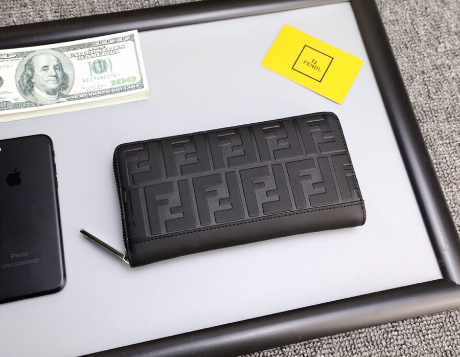 新作通販 FENDI フェンディ ラウンドファスナー式財布