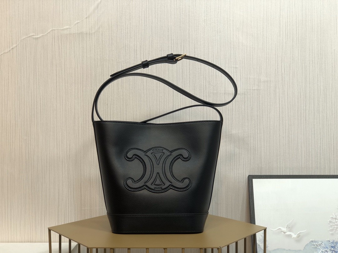 超美品 セリーヌ CELINE ショルダーバッグ 2111