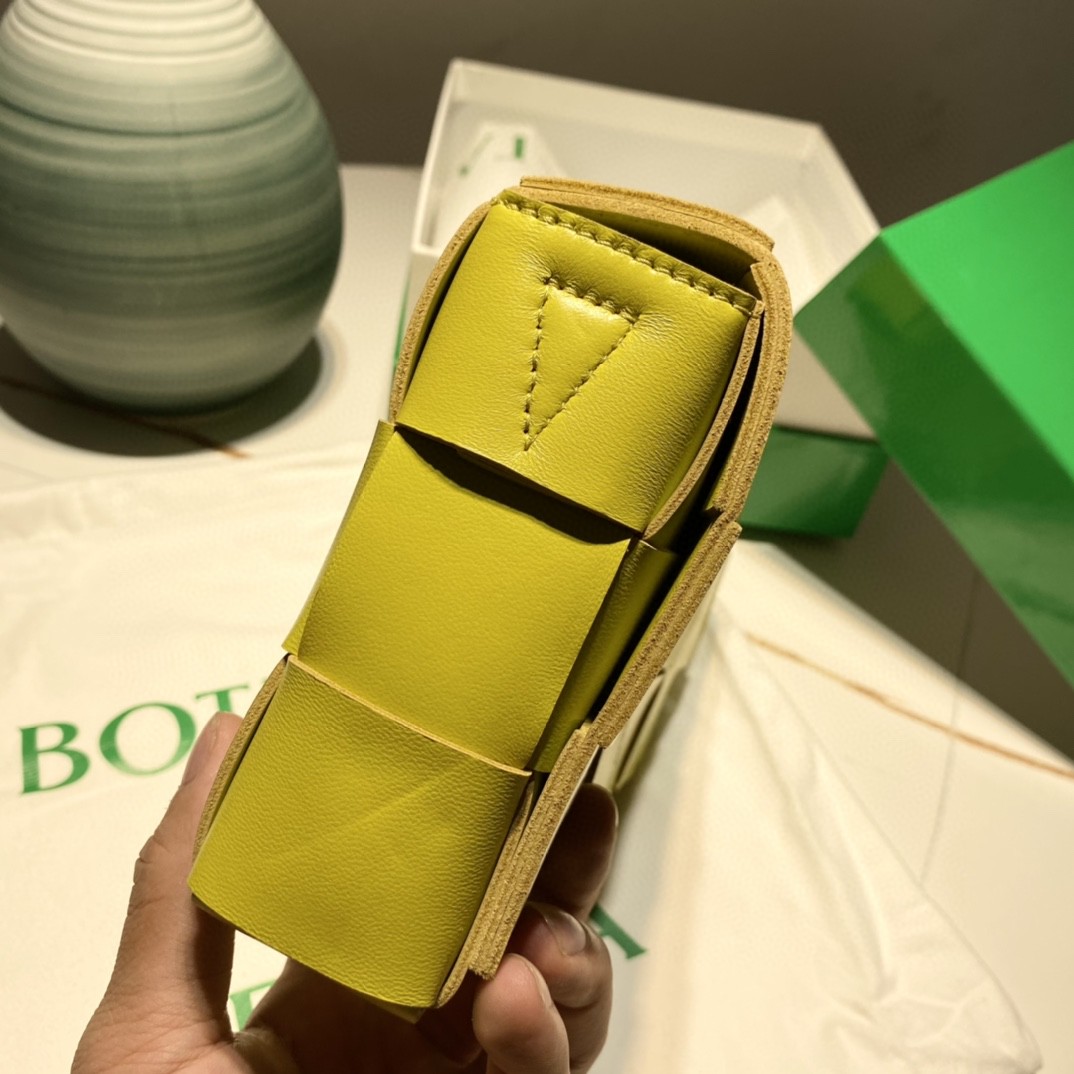BV ボッテガヴェネタ 新作通販 ミニショルダーバッグ