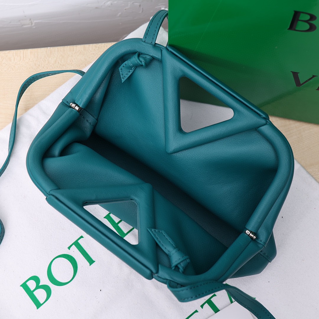 BV ボッテガヴェネタ 新品 20 ショルダーバッグ 2203