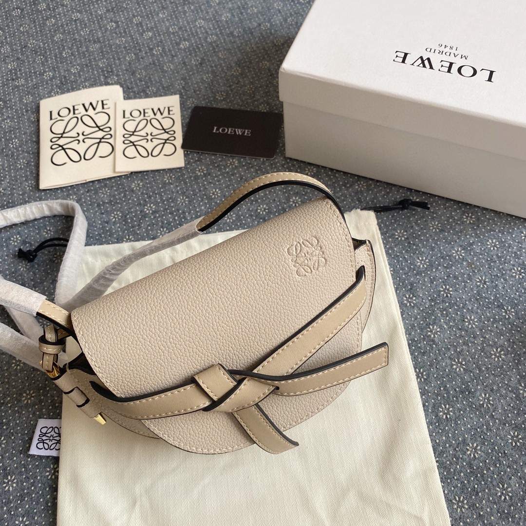 LOEWE ロエベ 超美品 15 MINI ショルダーバッグ