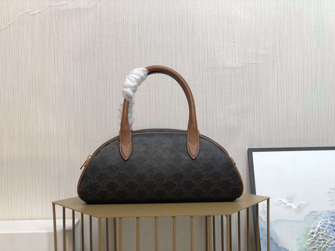 超美品 セリーヌ CELINE triomphe canvas ハンドバッグ
