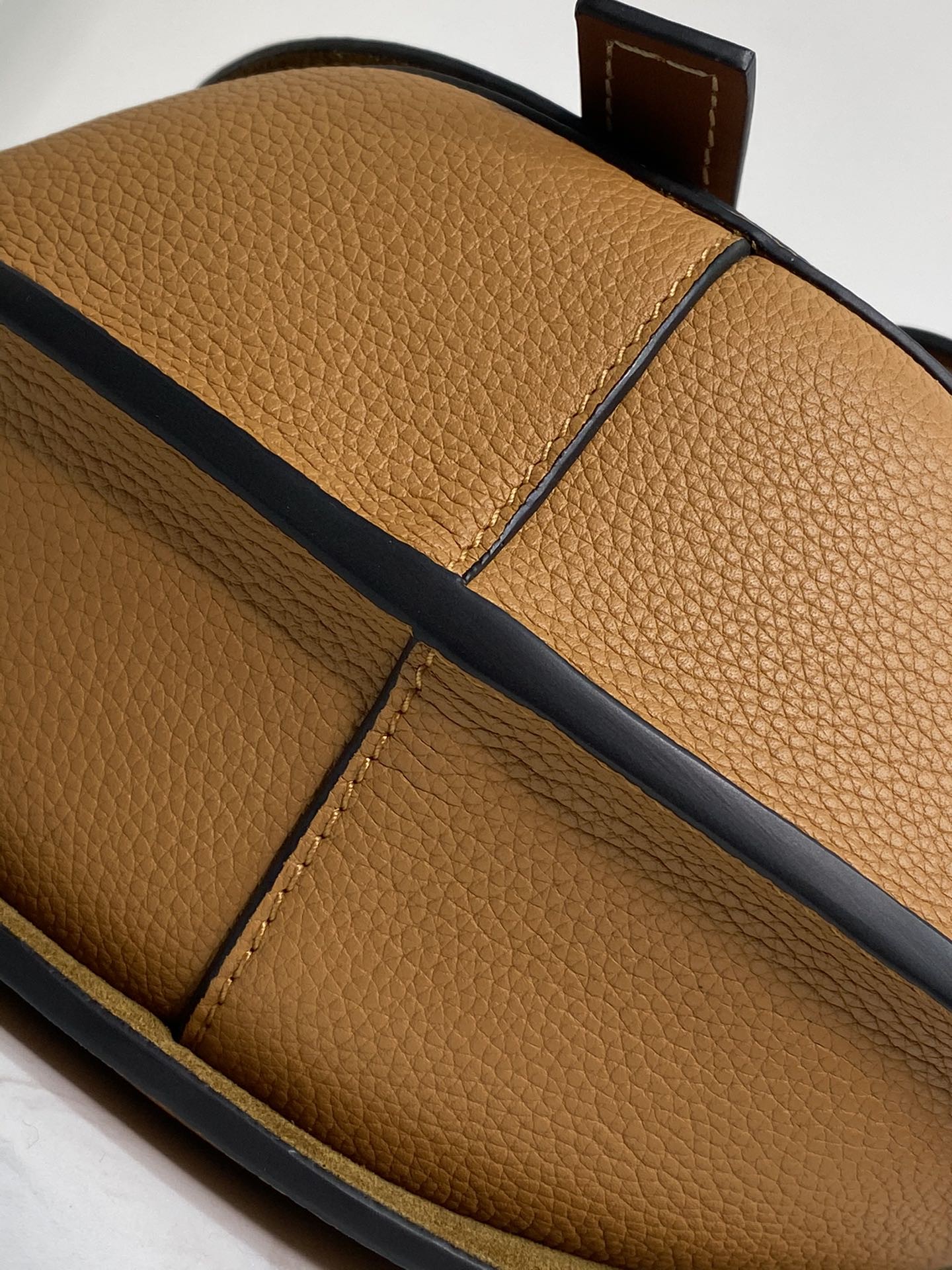 LOEWE ロエベ 超美品 20 ショルダーバッグ 2203