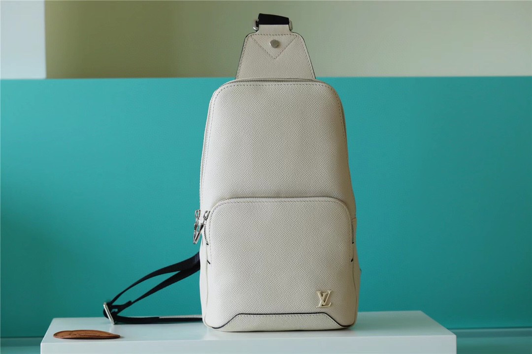 LV ルイヴィトン アヴェニュー?スリングバッグ 2111