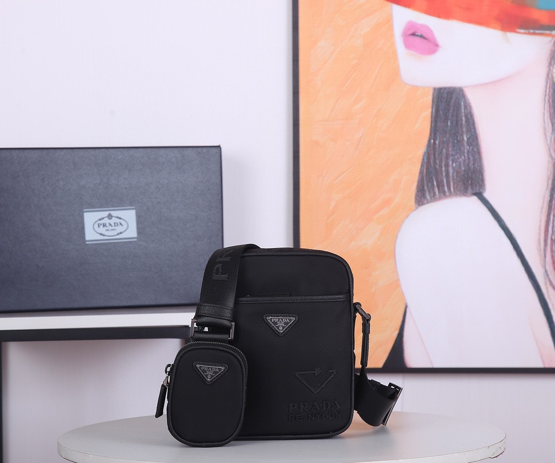 PRADA プラダ 新作ナイロン ミニショルダーバッグ