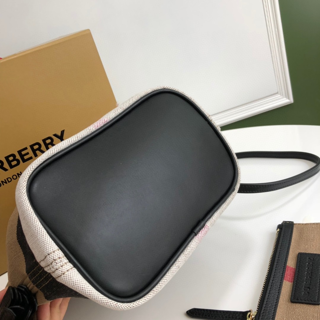 BURBERRY バーバリー Super品 ショルダーバッグ