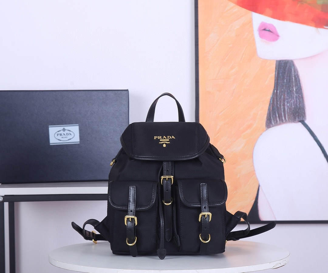 PRADA プラダ 新作ナイロン 後背包 リュック