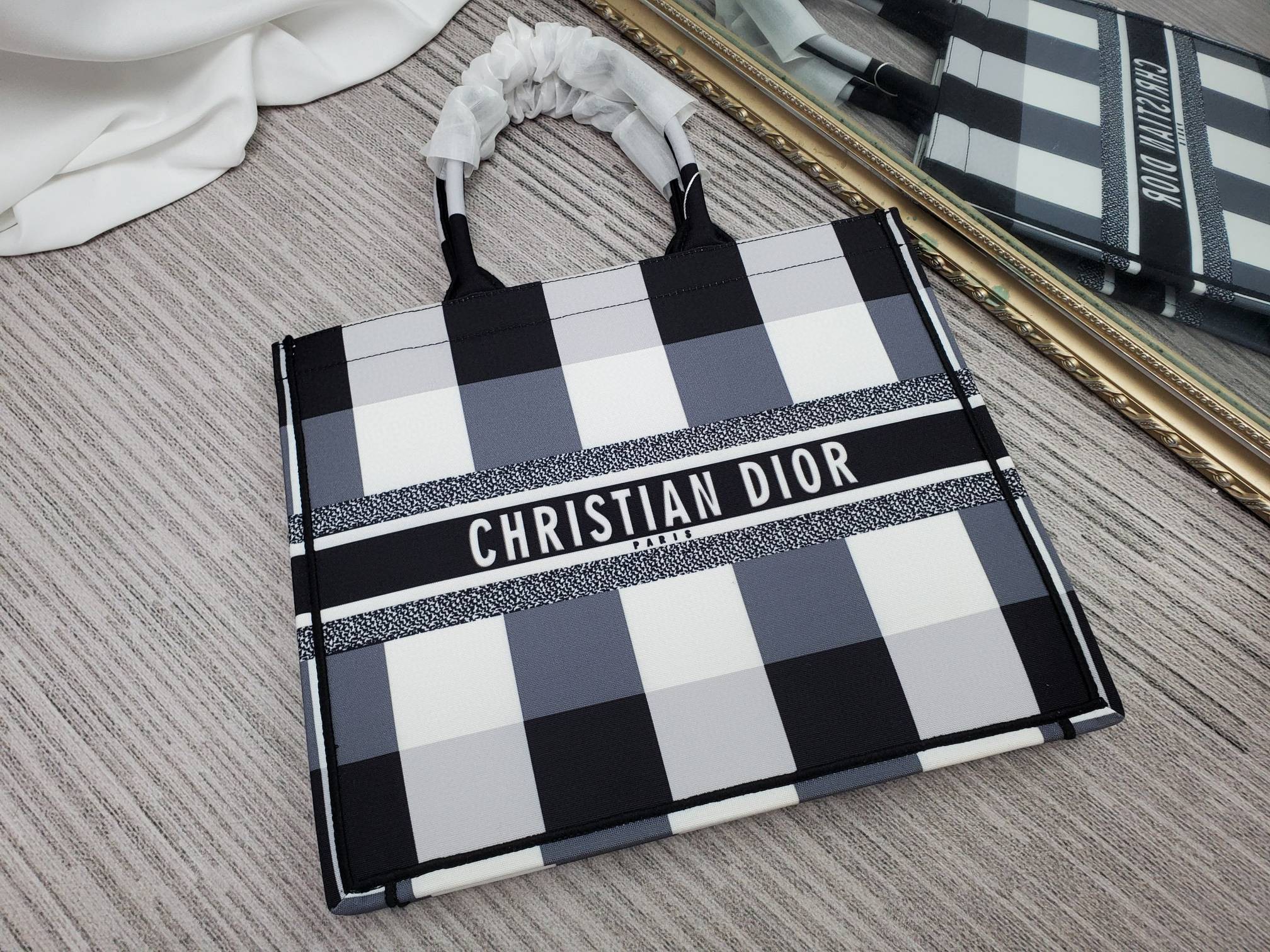 クリスチャンディオール 新品 大サイズ ショッピングバッグ
