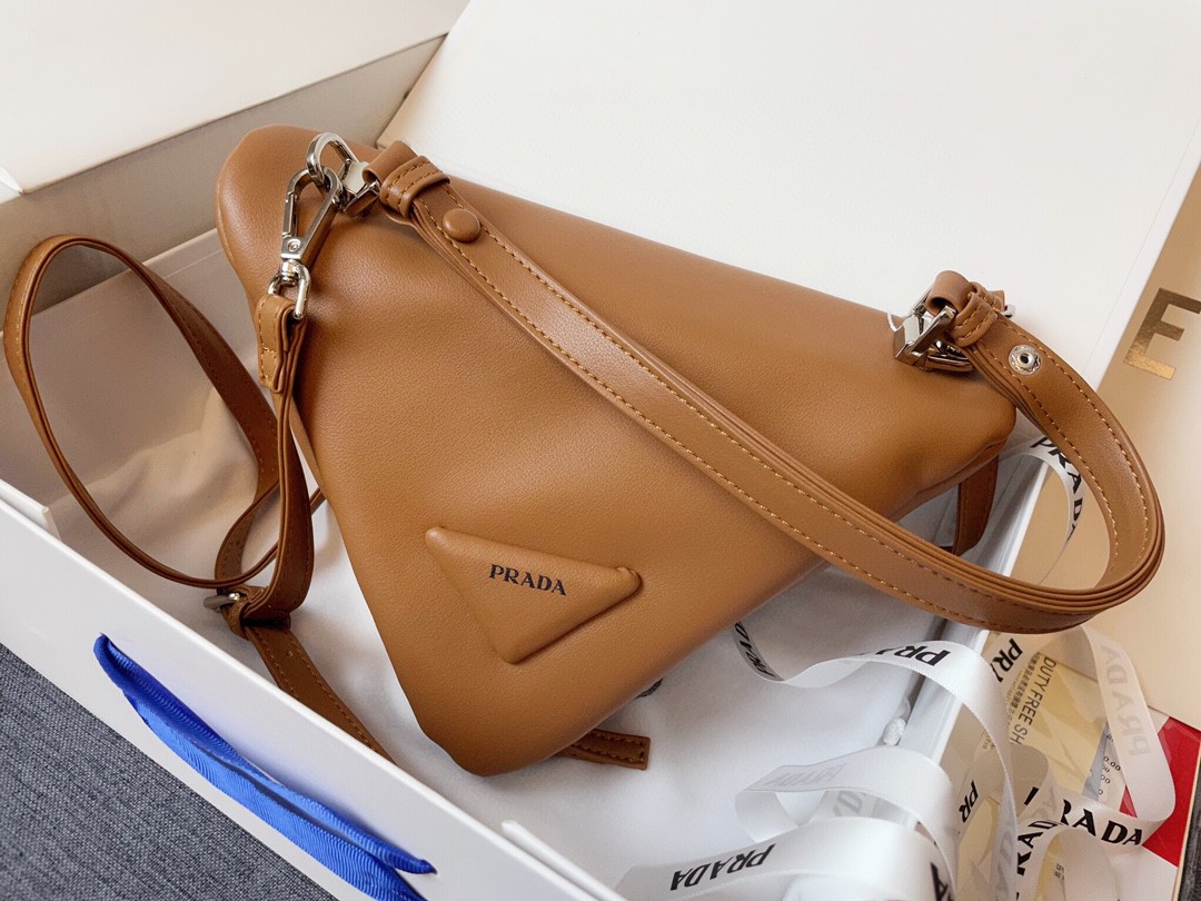 PRADAプラダ 2021新作通販 女性 ミニショルダーバッグ 2108