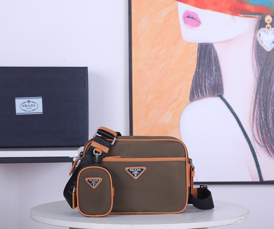 PRADA プラダ 新作ナイロン ショルダーバッグ