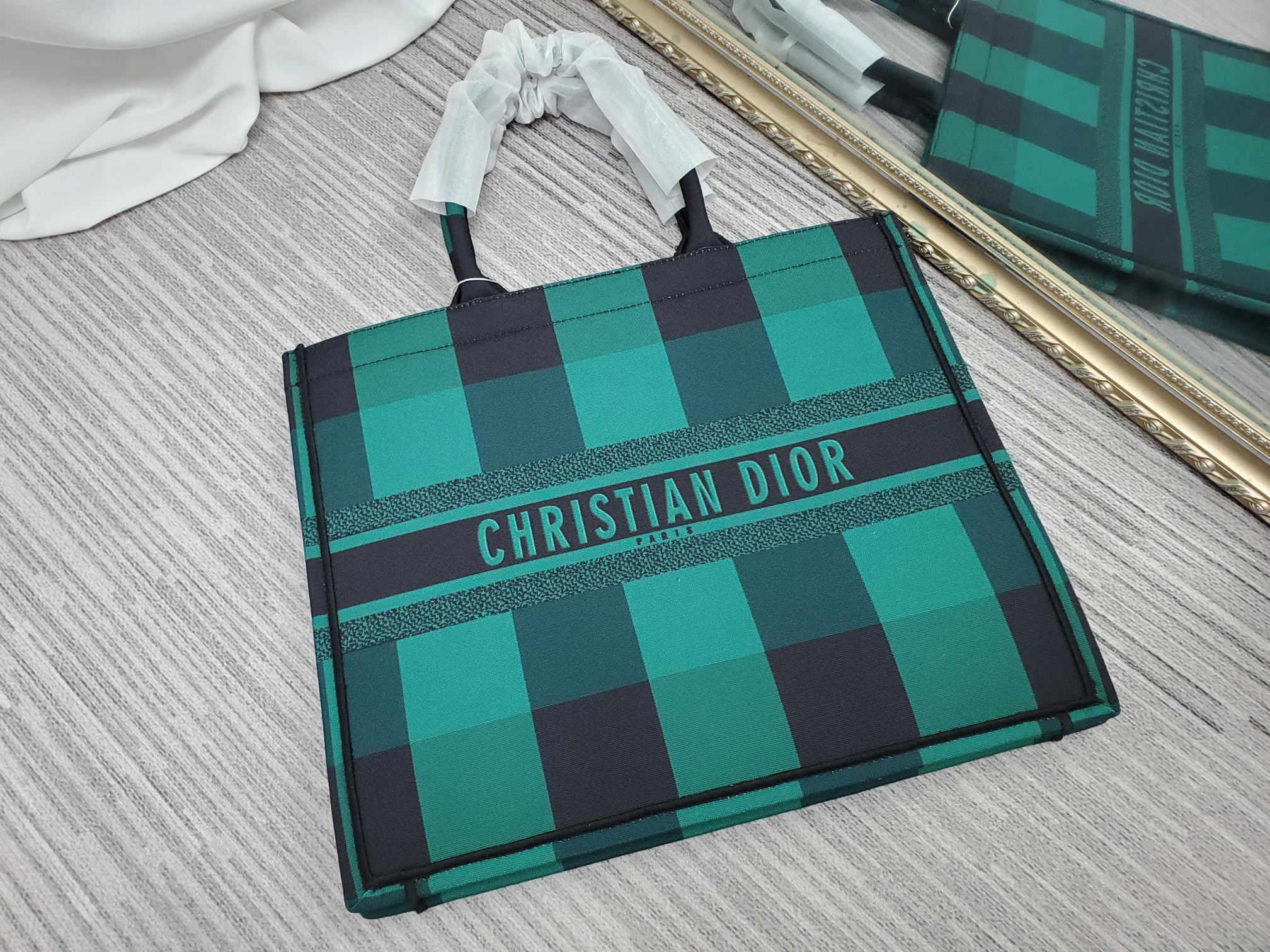 クリスチャンディオール 新品 大サイズ ショッピングバッグ