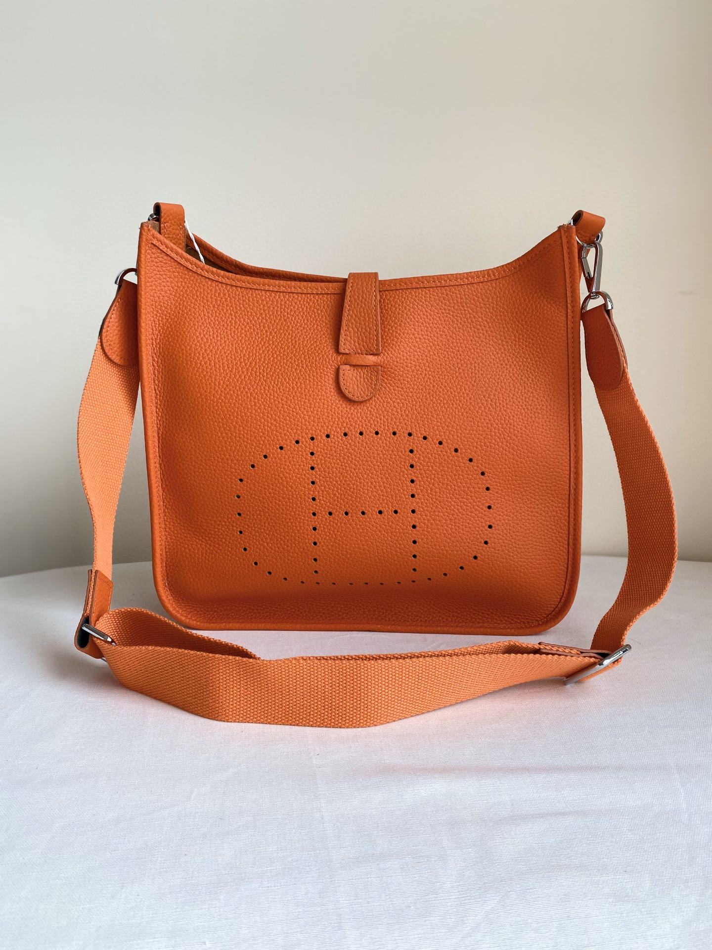 新作 HERMES(エルメス) エヴリン28 大サイズ ショルダーバッグ