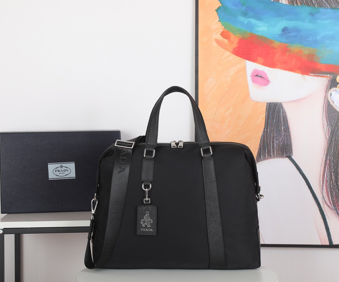PRADA プラダ 新作ナイロン キャリーバッグ 2108