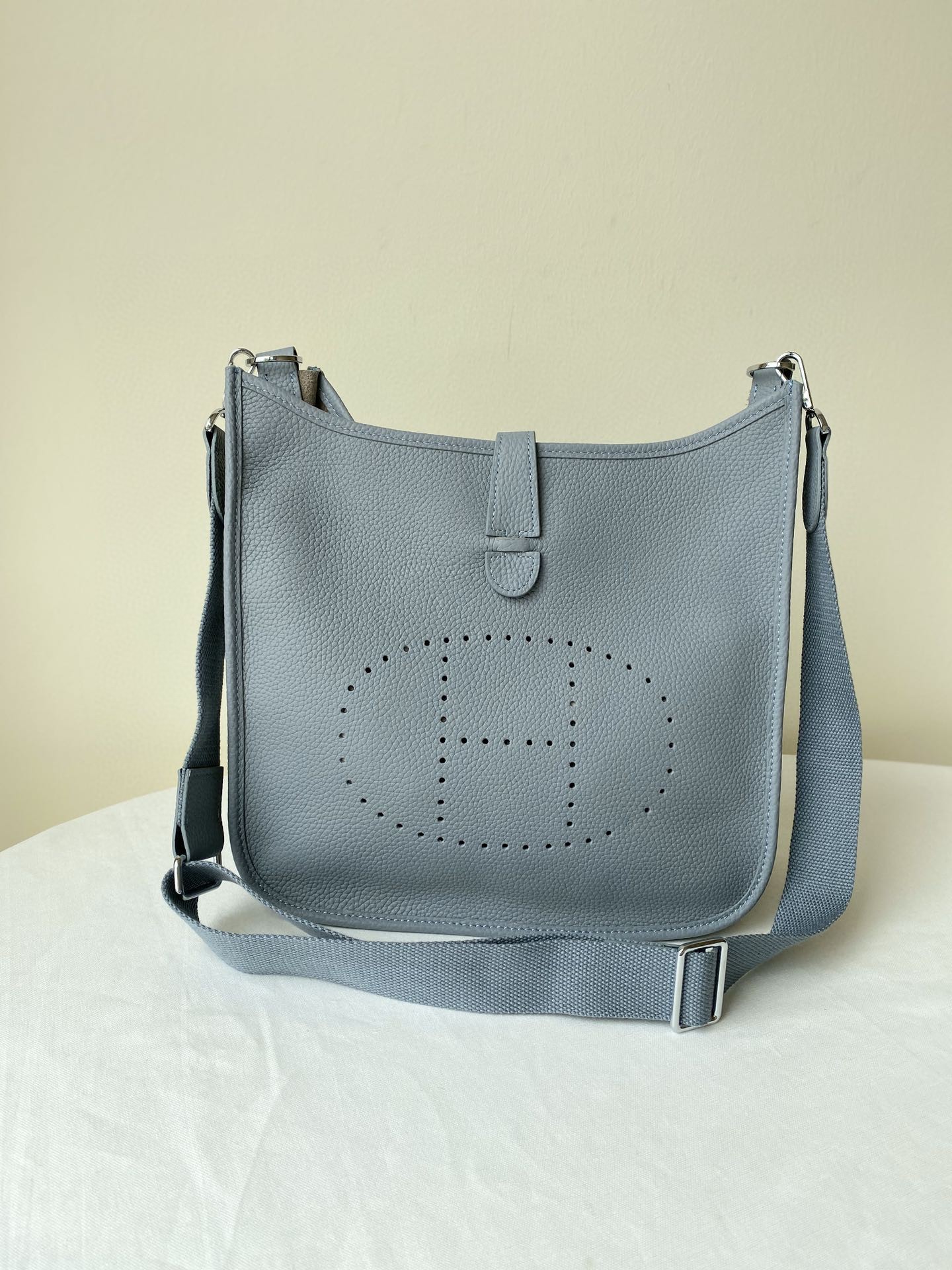 新作 HERMES(エルメス) エヴリン28 大サイズ ショルダーバッグ