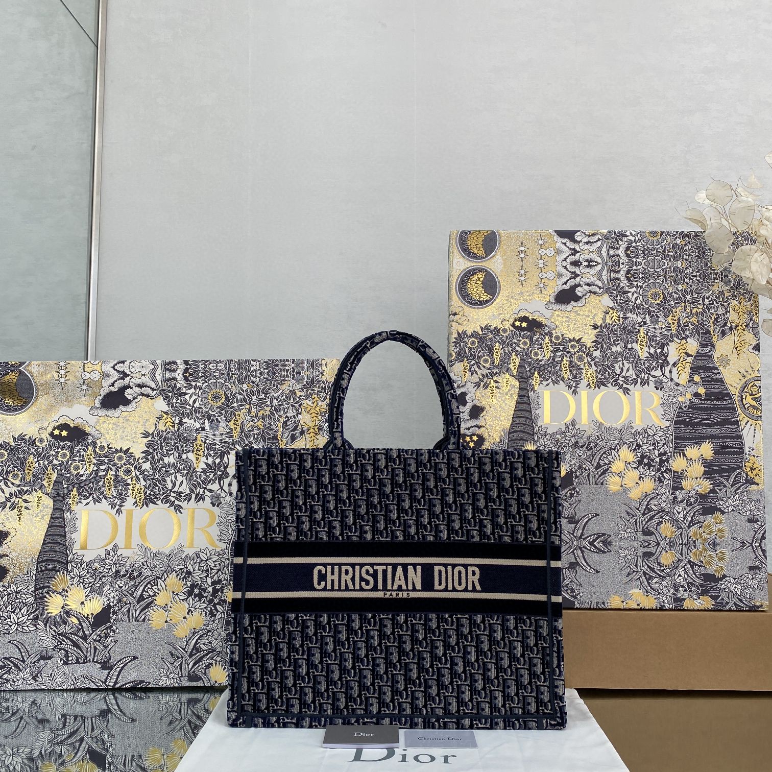 クリスチャンディオール 新品 大サイズ ハンドバッグ 2109